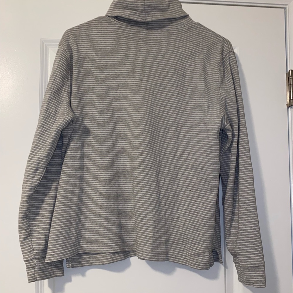 Grey Tuttle Neck